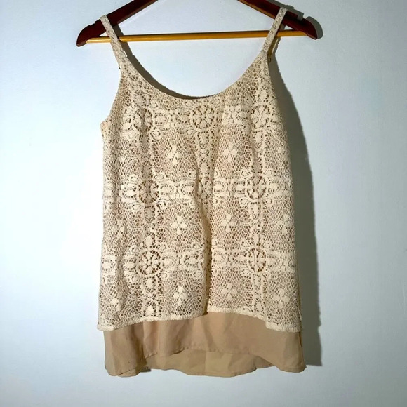 CAbi It Girl Lace Cami Top - Picture 2 of 11